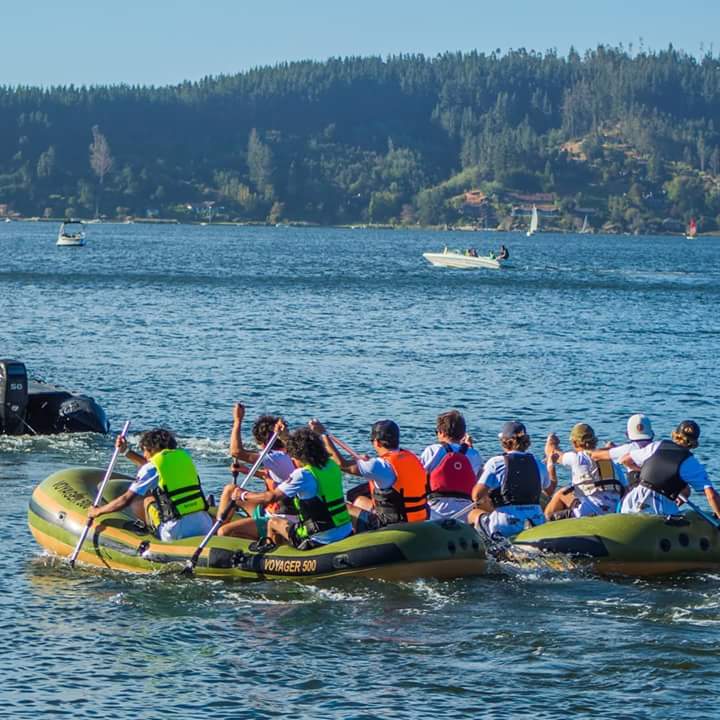 Entretenida Carrera de Botes Inflables llega al Lago Vichuquén -   de Vichuquèn